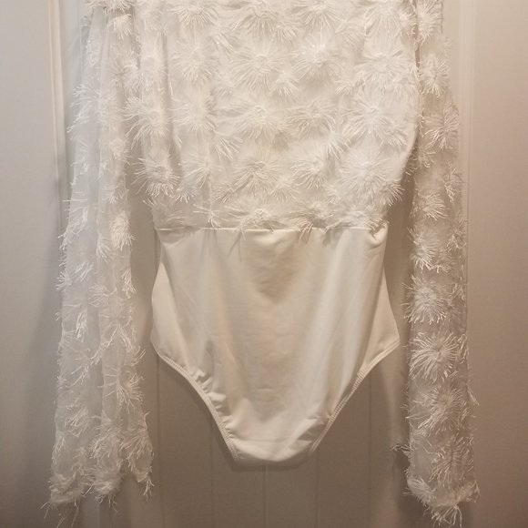 Boutique White Floral Bodysuit With Sheer Sleeves NWOT Size Small 1day SALE! - Picture 8 of 8